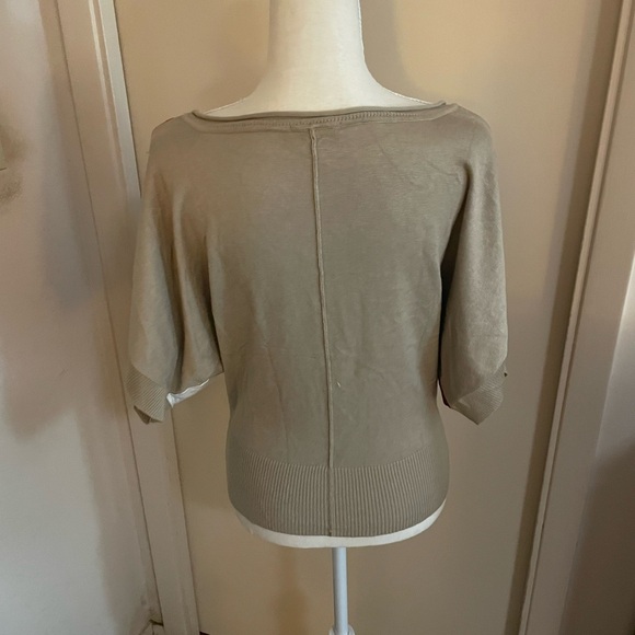 Catch My I tan white sweater Size LG short sleeve rayon Colorblock round neck - Picture 9 of 13